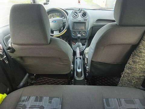 Ford fiesta ph2 trend 1.4i 80cv faible consommation