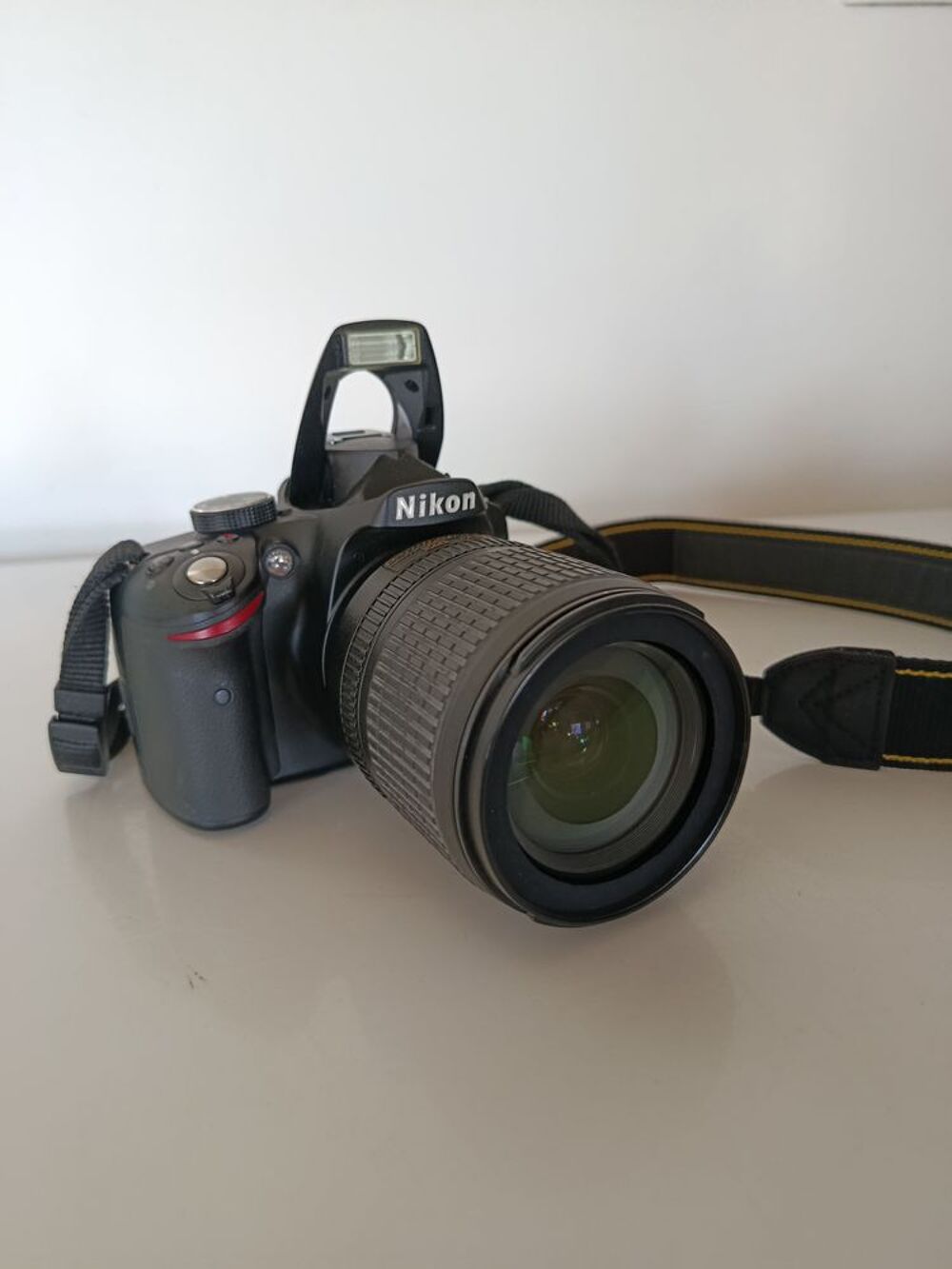 Nikon D3200 + 18-105mm, - de 11k d&eacute;clenchements
Kit complet Photos/Video/TV