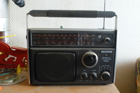 Poste radio silver vintage  40 Laroque-d'Olmes (09)