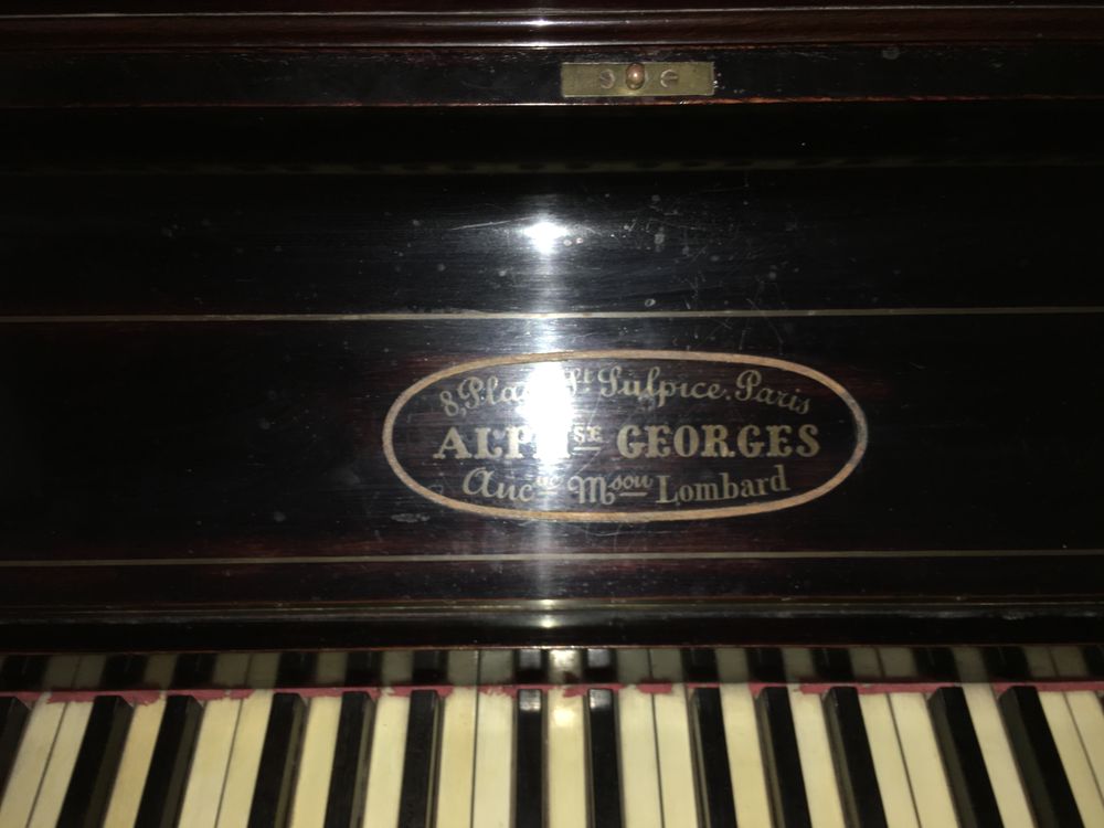 piano droit ancien Instruments de musique