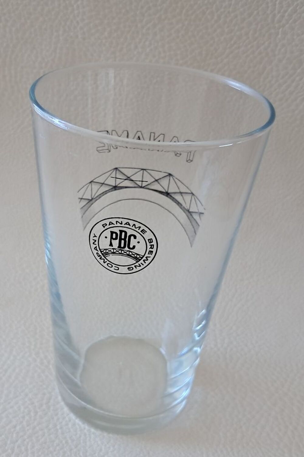 Verre transparent de la brasserie paname brewing company 