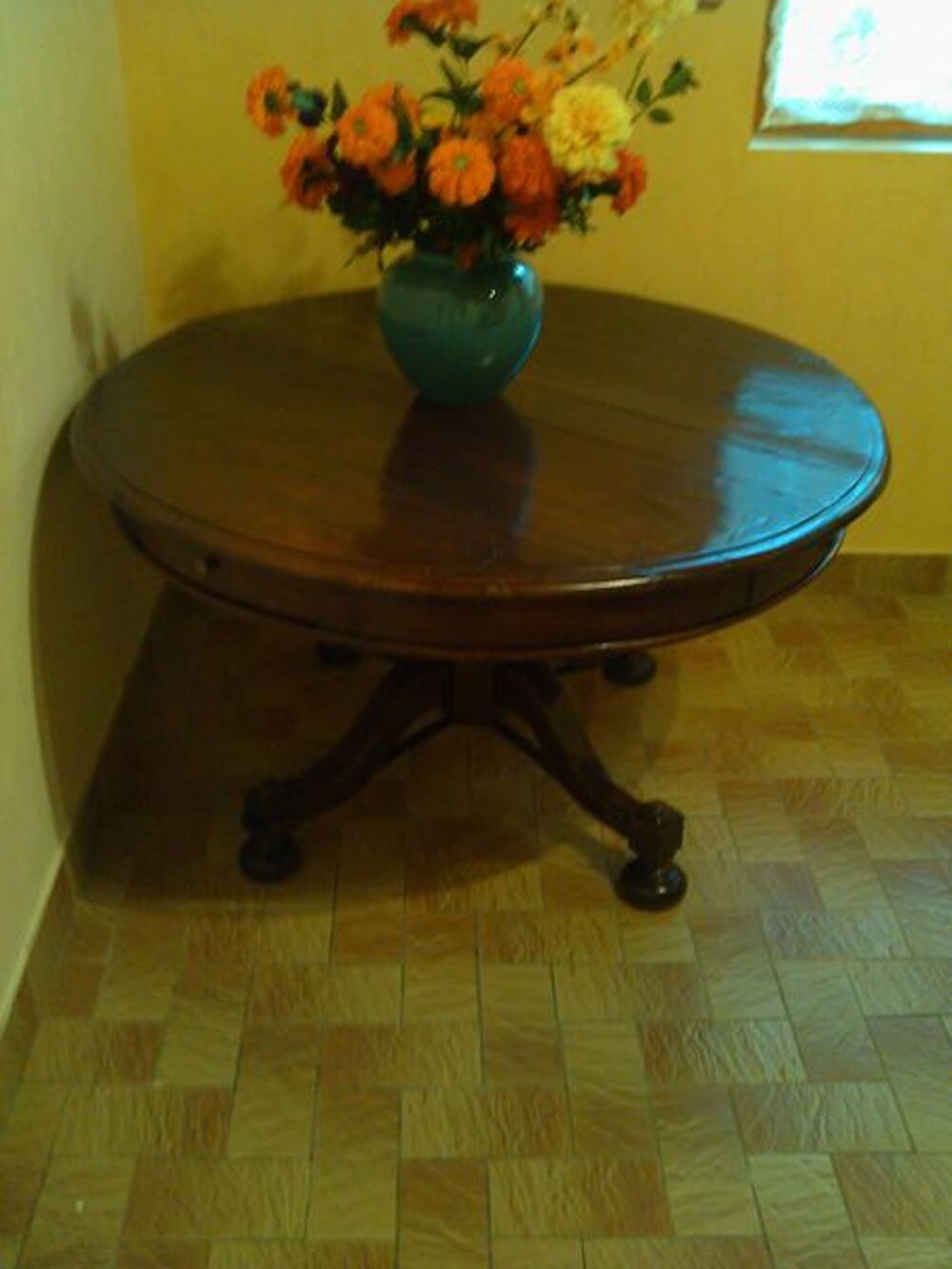 TABLE RONDE &Oslash; 110 cm Meubles