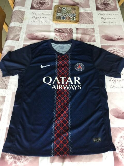 Maillot Foot PSG taille M 30 Cormeilles-en-Parisis (95)