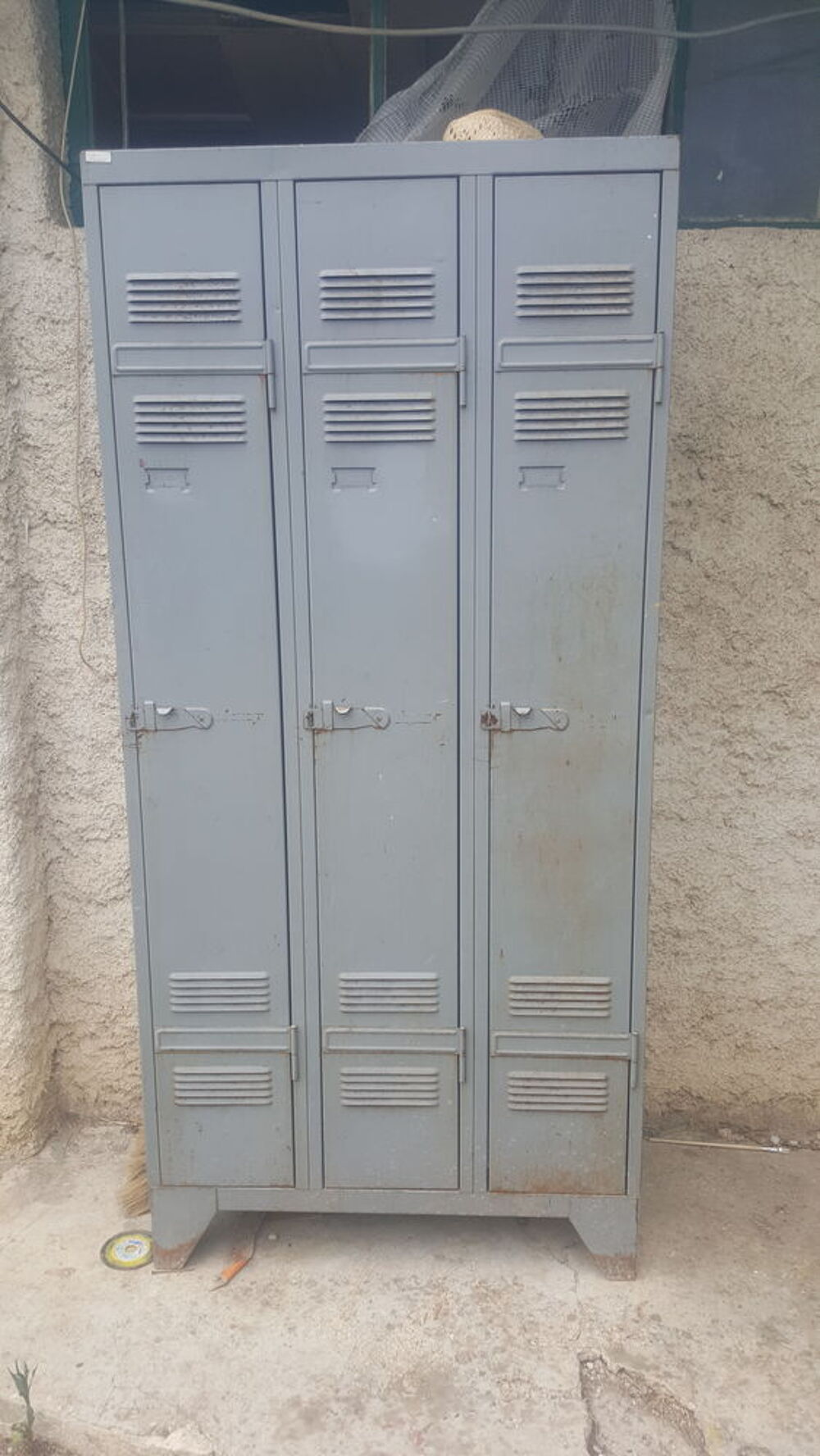 Ancien vestiaire metalic Meubles