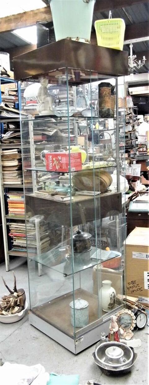 Vitrine professionnelle en verre trempé 5 étages magasin collectionneur objets boutique commerce 70 Petite Synthe (59)