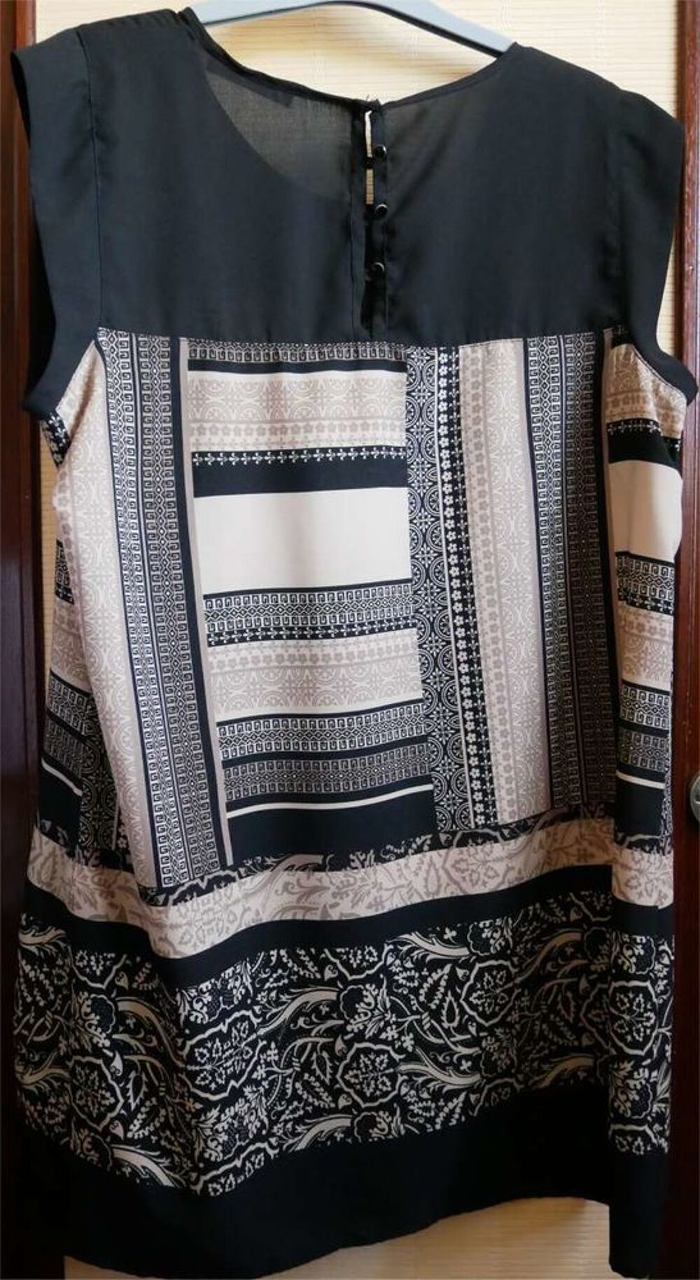 robe courte noire beige Vêtements