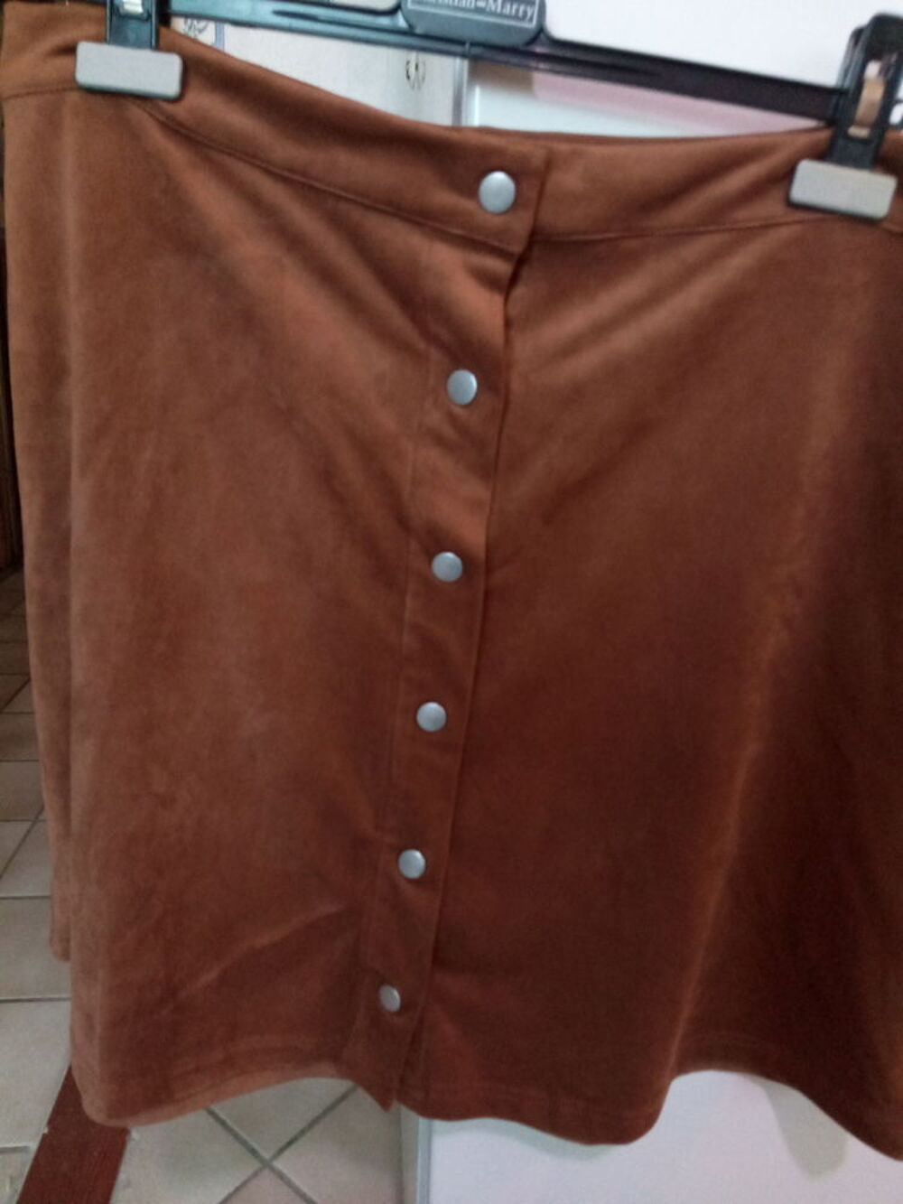 Jupe femme &eacute;vas&eacute;e en su&eacute;dine taille L Vêtements