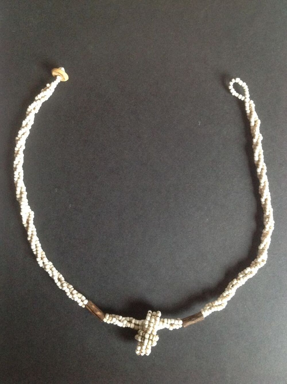 COLLIER DE PETITES PERLES TORSAD&Eacute;ES &amp; BOIS Envoi Possible
Bijoux et montres