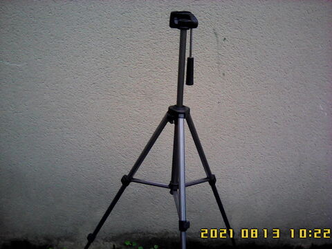 Tripode en aluminium Vanguard PT 168. hauteur 1,25 m.  50 Noailhac (81)