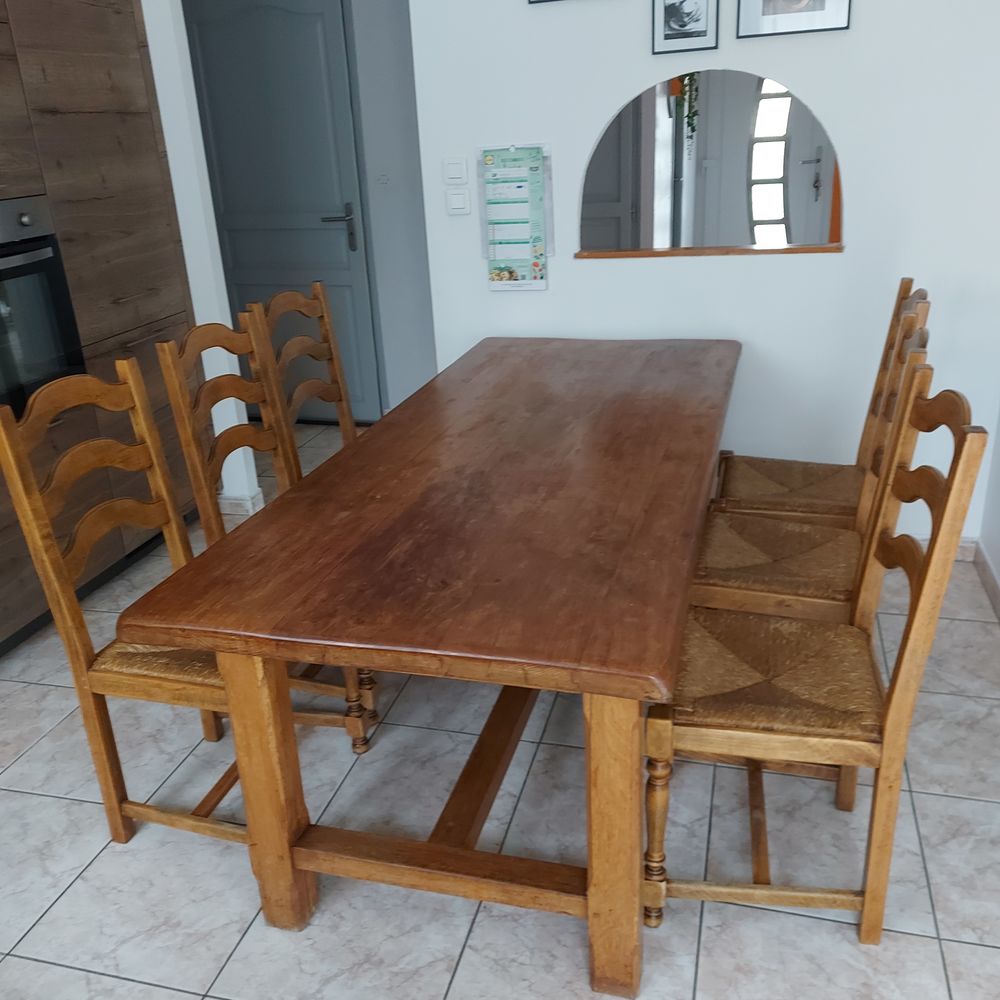 table de ferme plus 6 chaises Meubles