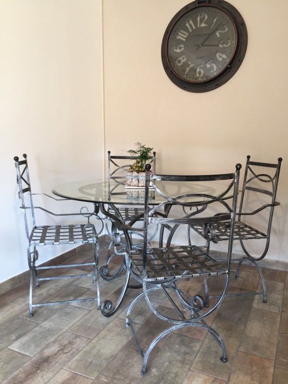 table et 4 chaises en fer forg&eacute;s tr&egrave;s bon &eacute;tat 200€ Meubles