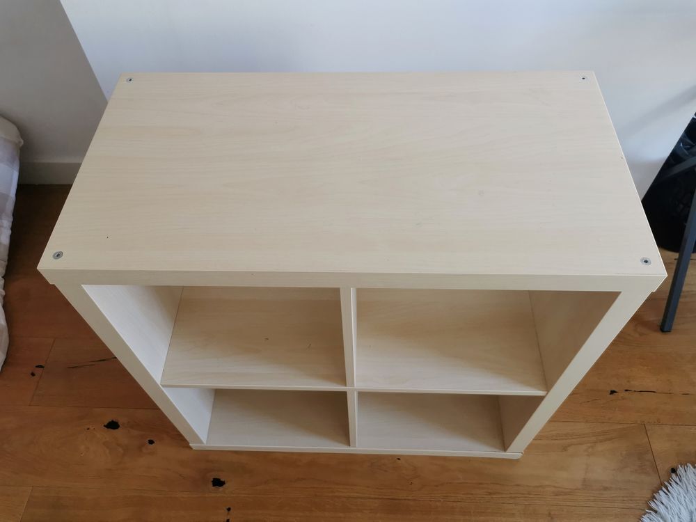 Meuble &agrave; cases bois clair type KALLAX Meubles