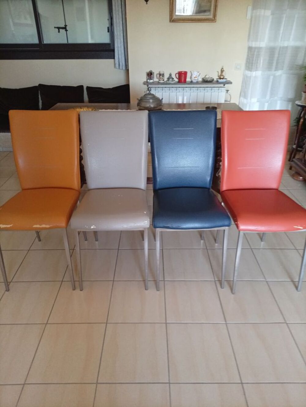 4 chaises multicolore Meubles
