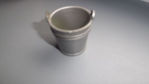 Petit seau gris acier 3,5 cm 1 Colombier-Fontaine (25)