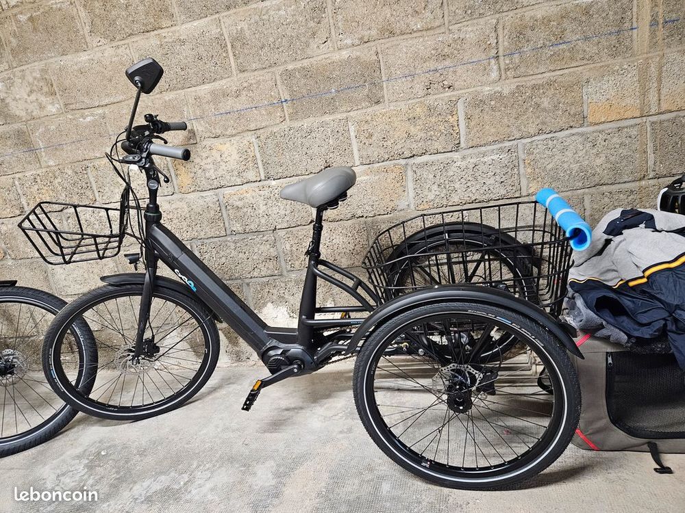 V&eacute;lo Tricycle &eacute;lectrique neuf JAMAIS utilis&eacute; Vélos