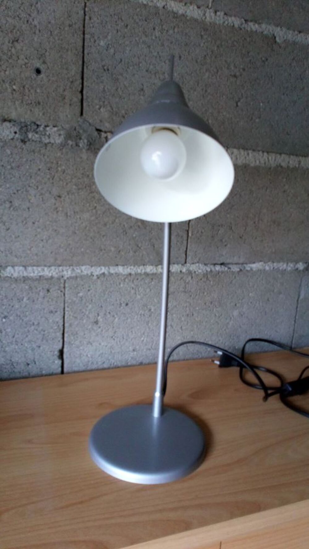 Lampe de bureau m&eacute;tal vintage grise
Dcoration