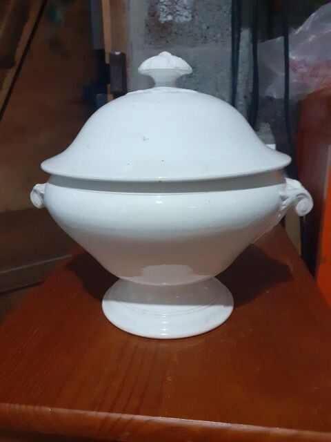 SOUPIERE Ancienne en Fa�ence 25 Brou-sur-Chantereine (77)