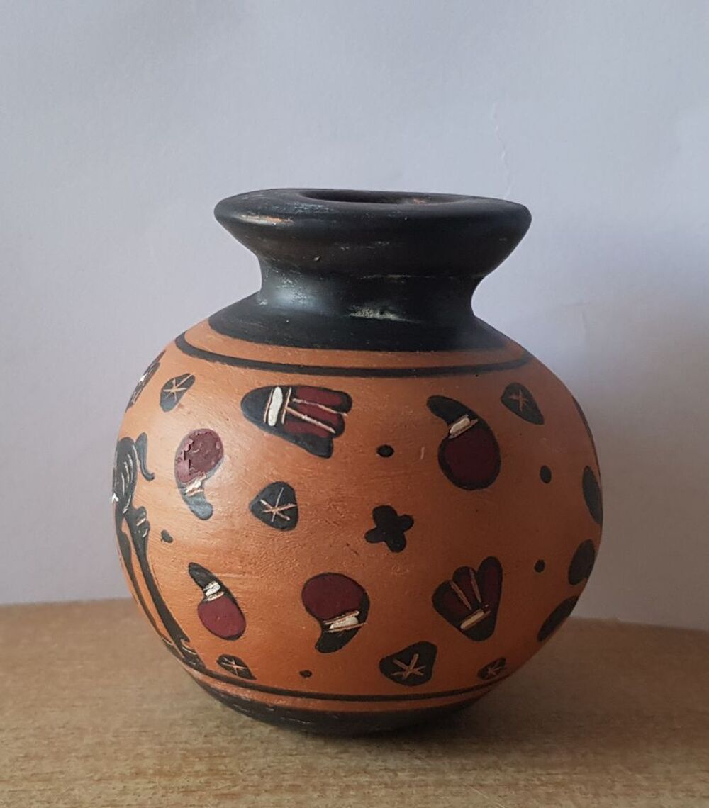 poterie petit vase en terre cuite d&eacute;cor&eacute; am&eacute;rique du sud Décoration