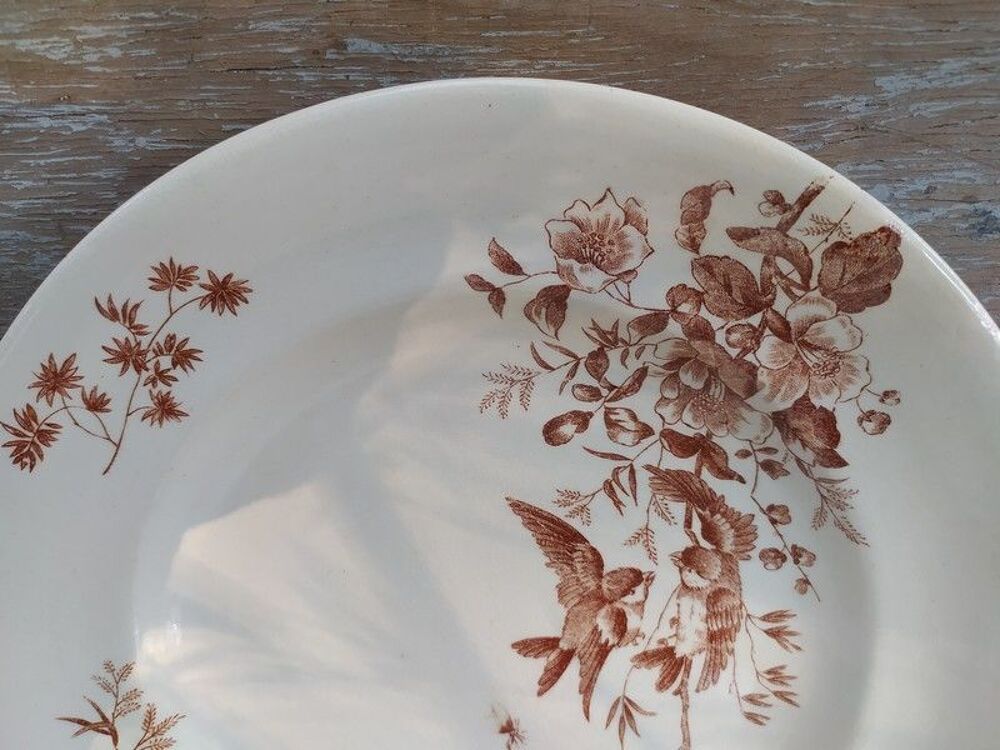 Assiette Terre de Fer Fa&iuml;ence Longwy D&eacute;cor Mignon Oiseaux 