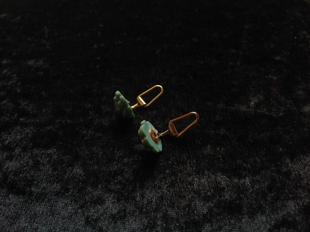 BOUCLES D'OREILLES PINCE ROSE TURQUOISE Envoi Possible
Bijoux et montres