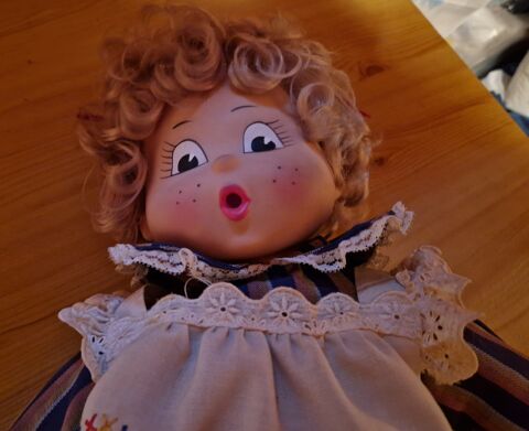 Poup�e Vintage en Tissu avec Robe � Dentelle 25 Phalempin (59)