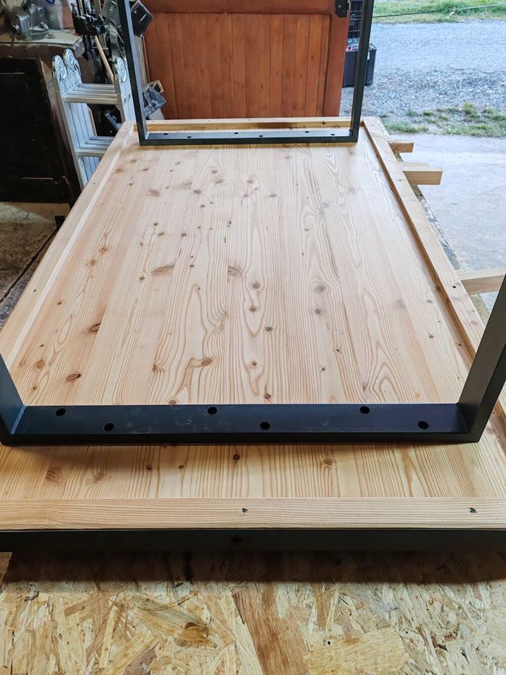 table m&eacute;l&egrave;ze Meubles