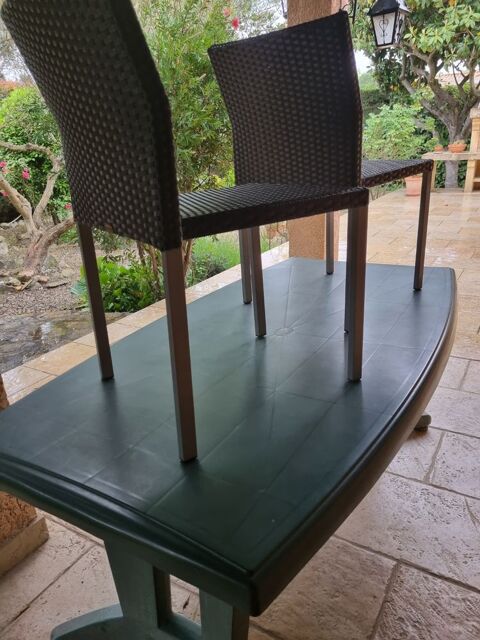 Lot Table de jardin et 2 chaises 50 Graveson (13)