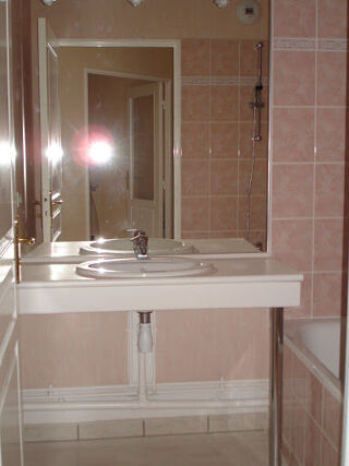  Appartement à louer 2 pièces 42 m²