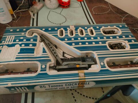 Train 85 Tonnes Cockerill matriel vou et Batiment 40 Molires-Cavaillac (30)