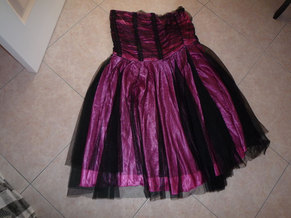 ROBE DE SOIREE CHIC ROSE ET NOIRE T 48/50 neuve Vtements