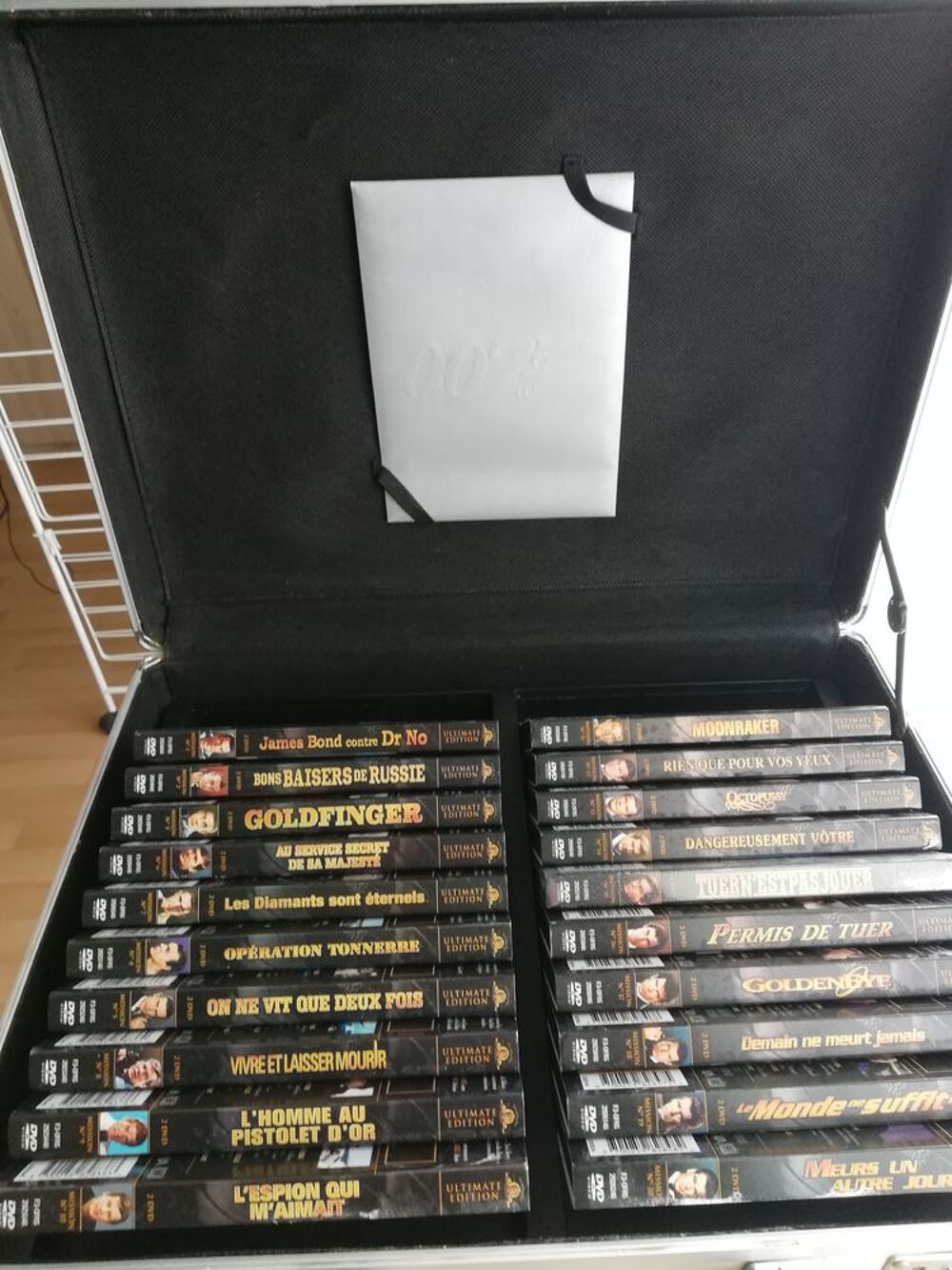 Coffret collector DVD James Bond DVD et blu-ray