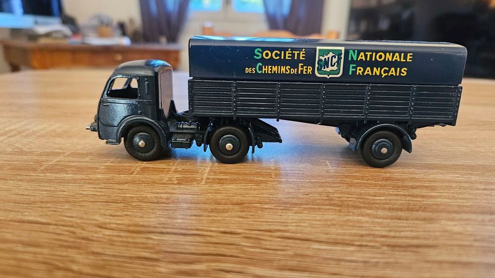 Dinky toys 