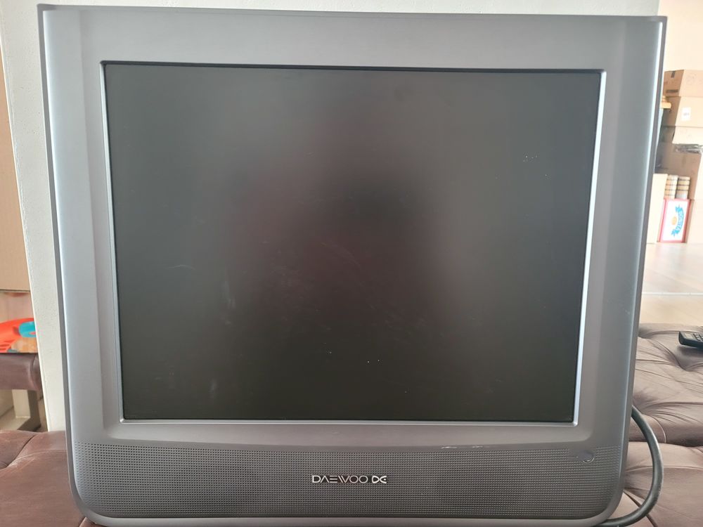 t&eacute;l&eacute;vision DAEWOO 50cm de diagonale compl&egrave;te Photos/Video/TV