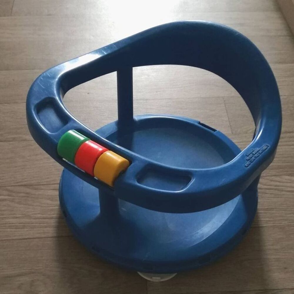 Si&egrave;ge / anneau de bain pour b&eacute;b&eacute; Puériculture