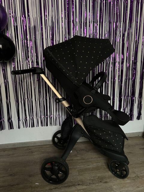 Poussette Stokke Xplory X Signature neuve avec boîte
800 Marseille 8 (13)