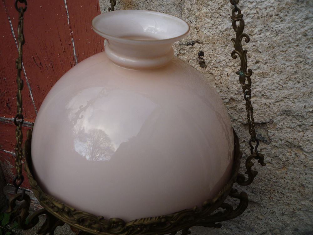 Suspension opaline rose Meubles