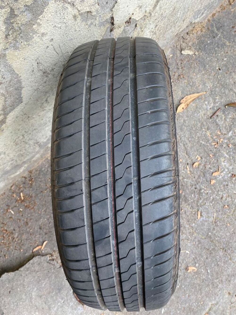 1 pneu MICHELIN et 1 GOODYEAR 195/65/15 H91 Bricolage