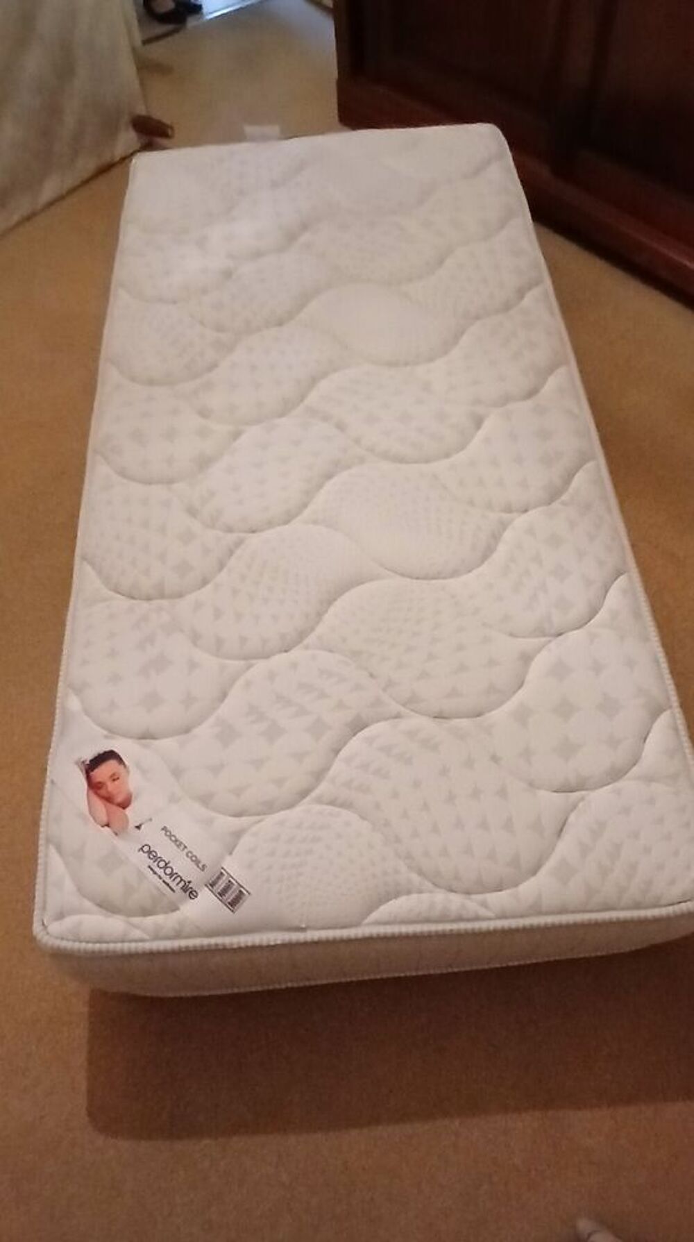 Matelas en 90 x 190 de marque EPEDA &agrave; M&eacute;moire de forme Meubles