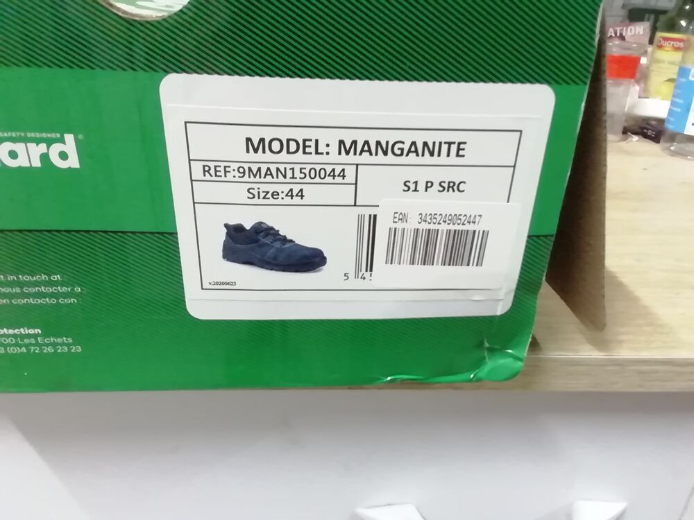 Chaussures neuves de s&eacute;curit&eacute; coverguard pointure 44 Chaussures