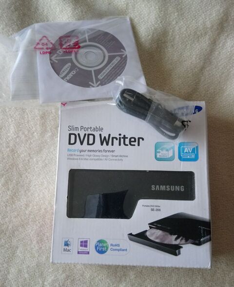 Lecteur Graveur 39 La Courneuve (93)