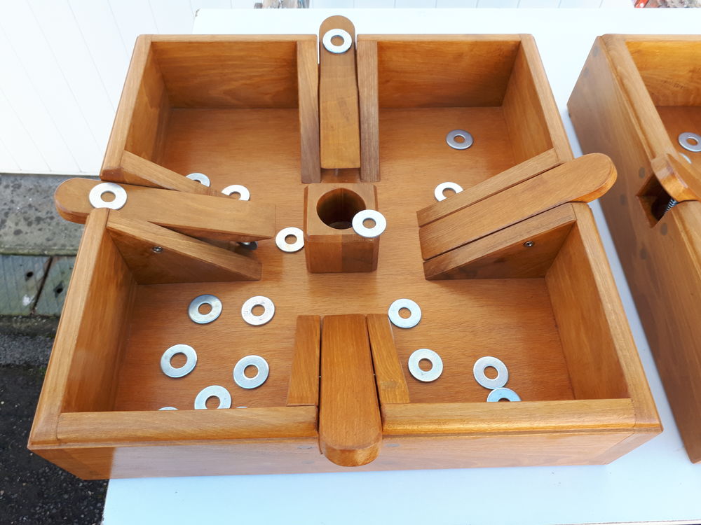 jeux en bois d'estaminet vernis
Jeux / jouets