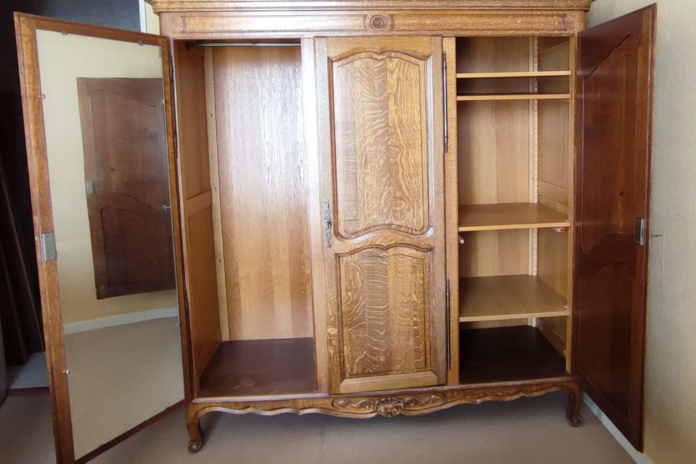 ARMOIRE EN CHENE STYLE LOUIS XV Meubles