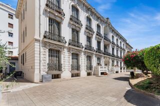  Appartement à louer 4 pièces 148 m²