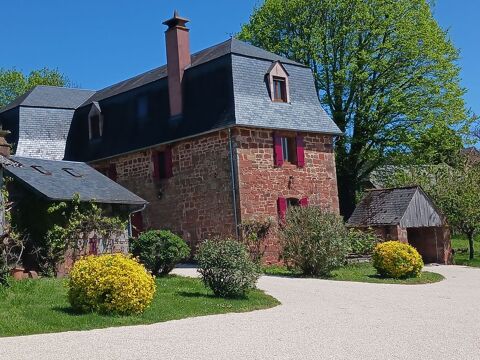   Maison en pierres rouges Maison - 7 pièce(s) - 290 m²