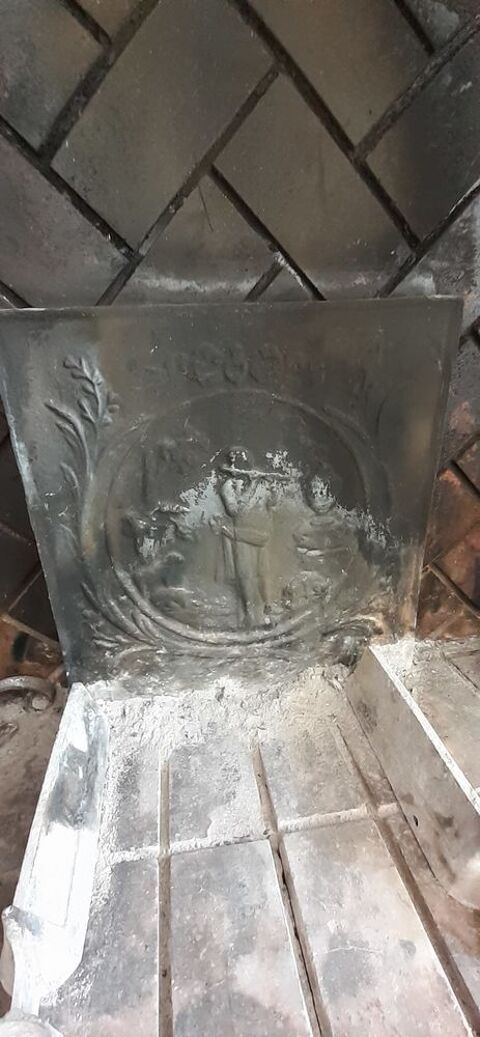 ancienne plaque de cheminée en fonte Longpont-sur-Orge (91)