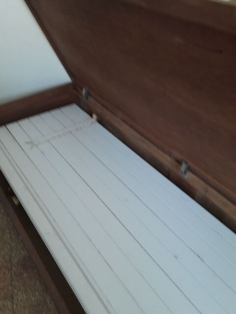 grands volets en bois anciens Port-Saint-Louis-du-Rh�ne (13)