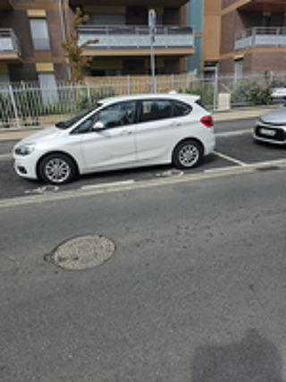 Serie 2 Active Tourer 216d 116 ch Business A 2017 occasion 93190 Livry-Gargan