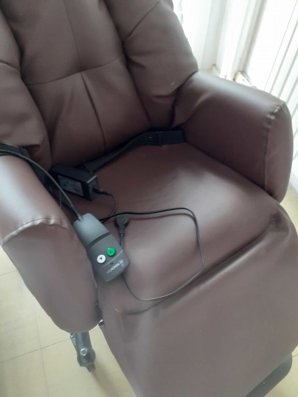 Fauteuil medical roulant neuf Meubles