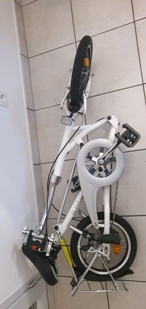 2 VELOS PLIABLE AVEC HOUSSE DE PROTECTION 400 Bron (69)