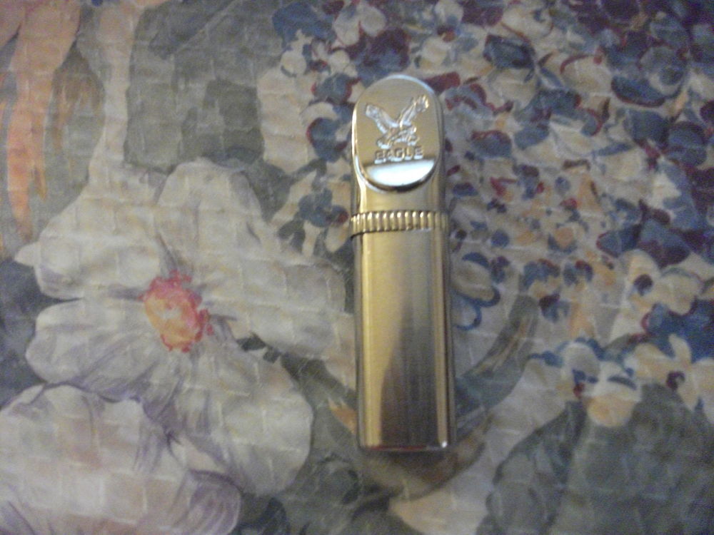 BRIQUET ARGENT AIGLE TRES ANCIEN. 